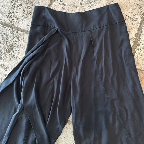 BCBG pants size S. Black - Picture 3 of 7